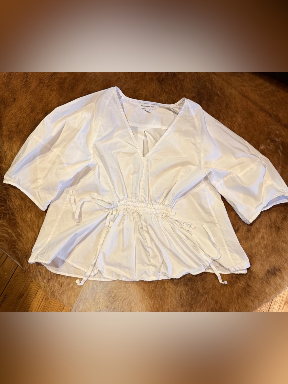 Banana Republic White V-Neck Cotton Poplin Cinch-Waist Top - Medium